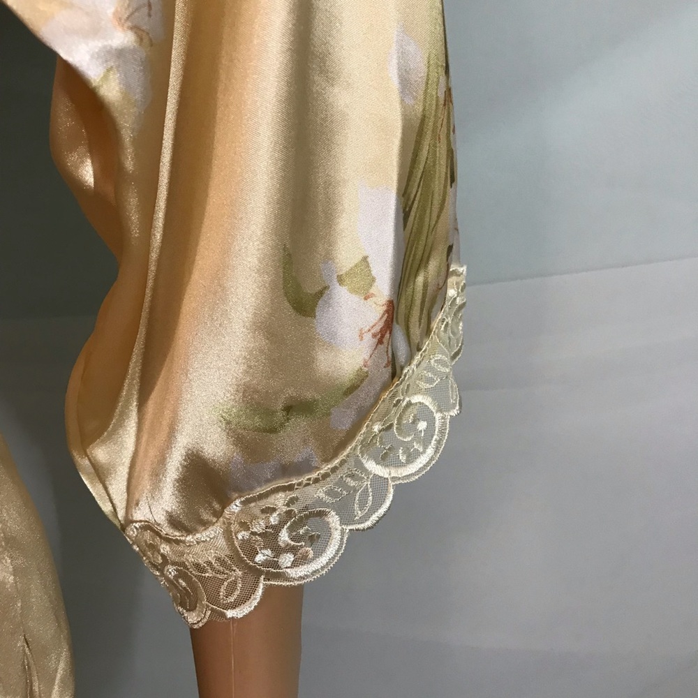 Satin Robe - Picture 3 of 5